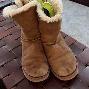Women’s Uggs Bailey Bow Boots Size 9